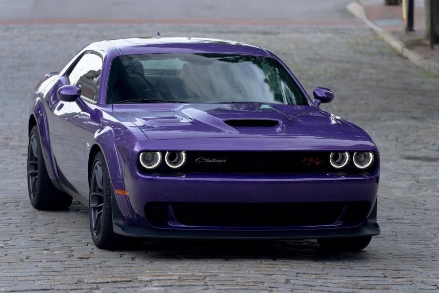  Dodge Challenger R/T Scat Pack Widebody (LC) 2018 года  (фото 43 из 48)